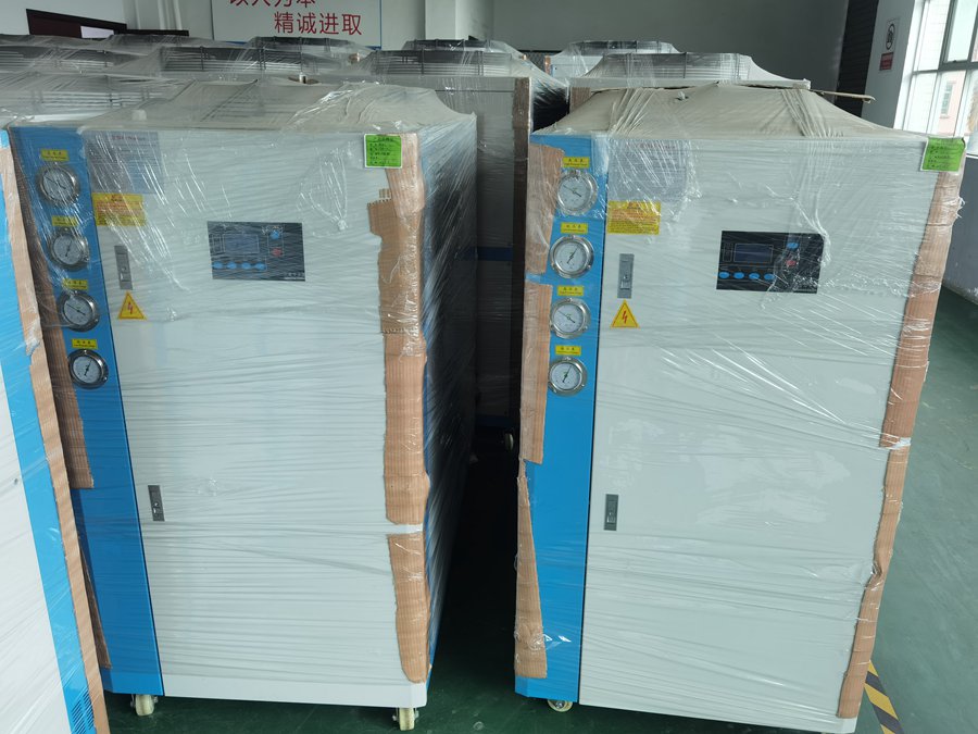 螺桿式冷水機(jī) 螺桿式冷水機(jī)